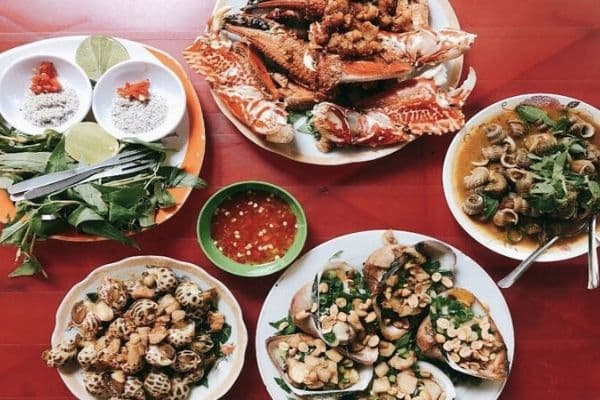 5 quán ốc ngon ở Sài Gòn hút khách rần rần