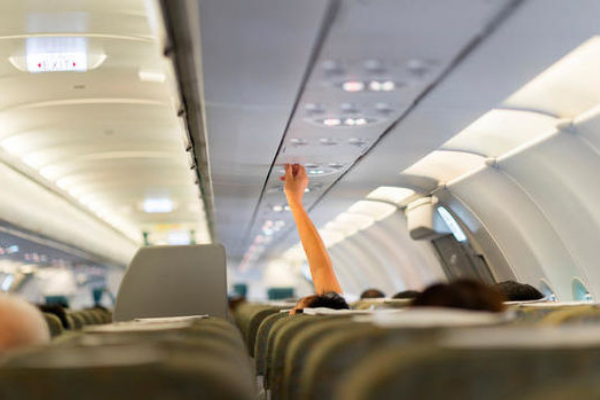 6 thứ trên máy bay chứa đầy vi khuẩn ai cũng vô tư chạm vào