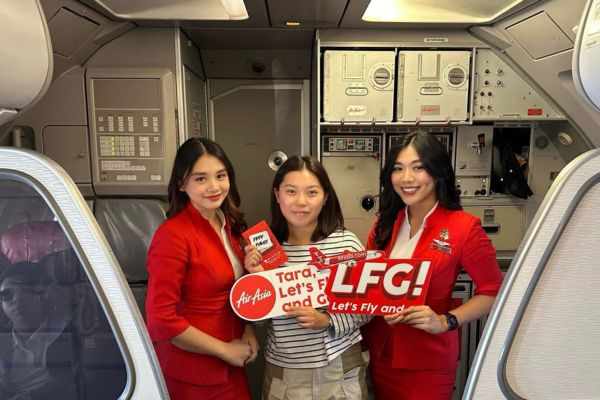 AirAsia Tung Deal H&egrave;: V&eacute; M&aacute;y Bay Quốc Tế Chỉ Từ 1.695.000 VNĐ/Chiều