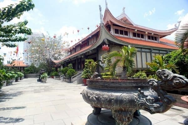 Chiêm bái chùa Vĩnh Nghiêm chốn linh thiêng bậc nhất tại Sài Gòn
