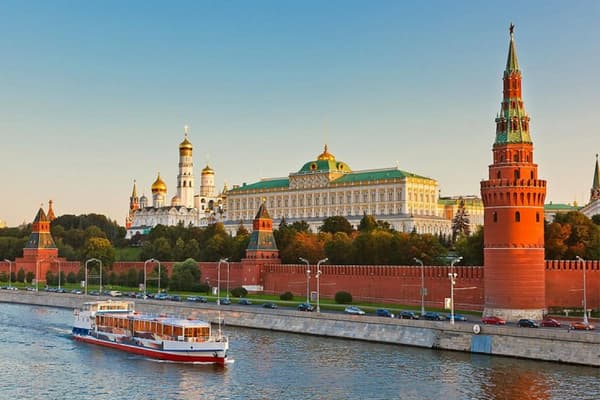 Đặt chân đến điện Kremlin chiêm ngưỡng biểu tượng nước Nga
