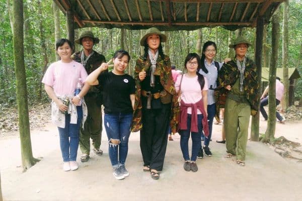 Địa đạo Củ Chi có gì Căn hầm lưu dấu sử Việt