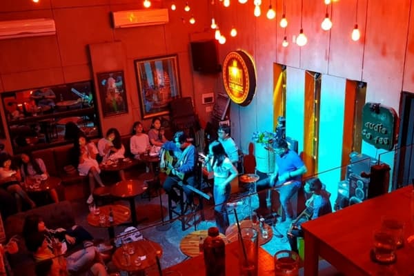 Điểm tên 9 quán Cafe Acoustic bar thơ mộng bậc nhất Sài Gòn