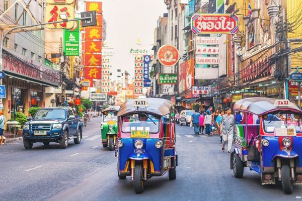 Du lịch Bangkok kh&ocirc;ng lo gi&aacute;n đoạn mạng với eSIM Th&aacute;i Lan