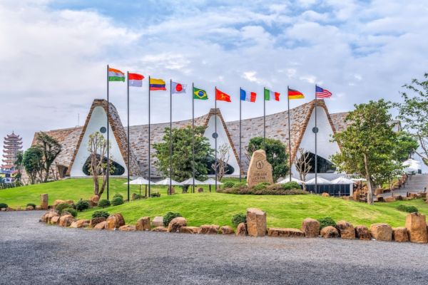 Du xu&acirc;n thuận lợi từ Vinh đến Đ&agrave; Nẵng, Bu&ocirc;n Ma Thuột &ndash; Vietnam Airlines gi&aacute; ưu đ&atilde;i