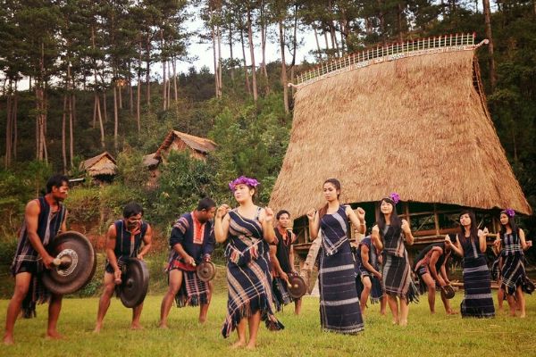 Giá vé máy bay khứ hồi đi Buôn Mê Thuột Bamboo Airways