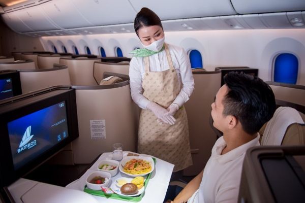 Hướng dẫn thay đổi thứ tự tên trên vé Bamboo Airways và mức phí áp dụng
