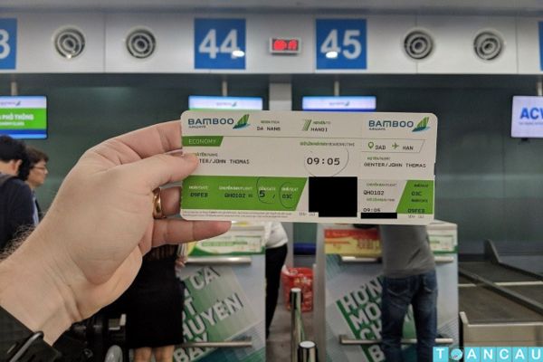 Hướng dẫn thay đổi thứ tự tên trên vé Bamboo Airways và mức phí áp dụng