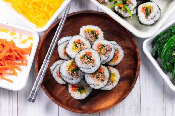 Kimbap món ăn bạn phải thử khi đến Hàn Quốc