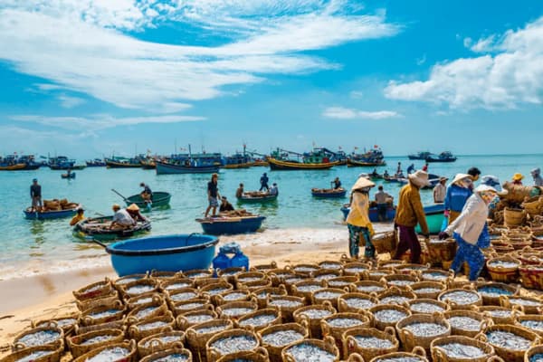 Làng Chài Vùng Viêng Vẻ Đẹp Ban Sơ Được Thiên Nhiên Ban Tặng