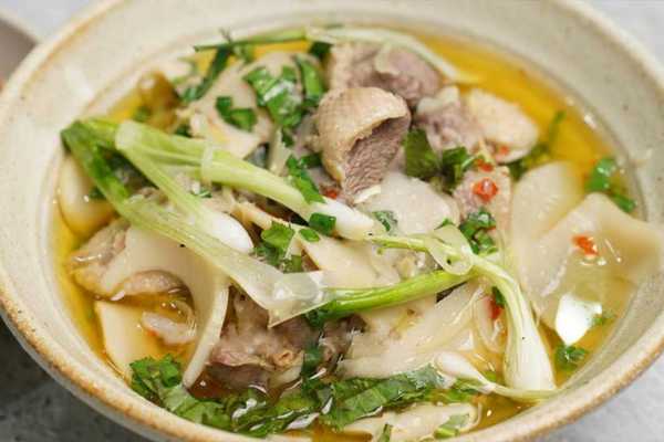 Một trải nghiệm ẩm thực độc đáo với món vịt nấu măng Việt Nam