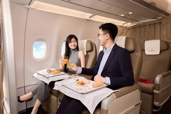 N&ecirc;n chọn v&eacute; thương gia Sun PhuQuoc Airways hay Vietnam Airlines?