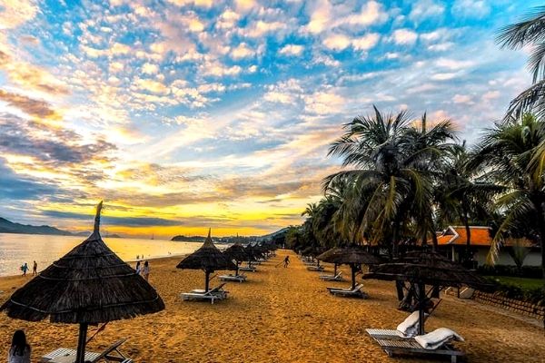 Săn vé máy bay giá rẻ Hà Nội đi Nha Trang từ 299.000 đồng