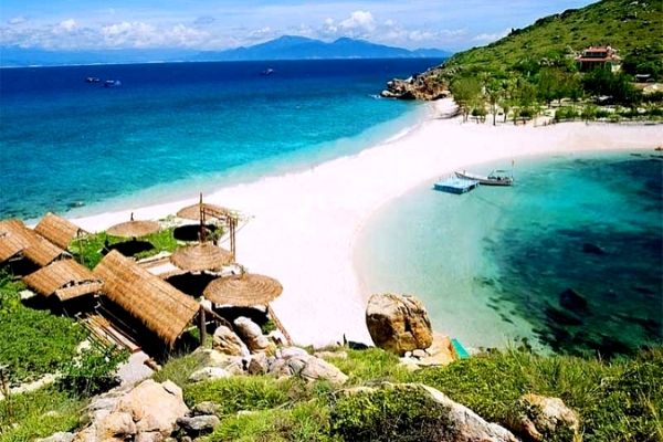 Săn vé máy bay giá rẻ Hà Nội đi Nha Trang từ 299.000 đồng