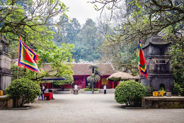 Tham quan đền Hùng Phú Thọ nổi tiếng nhất miền Bắc