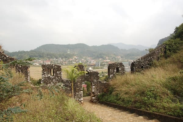 Tham Quan Tòa Thành Nhà Mạc Lạng Sơn