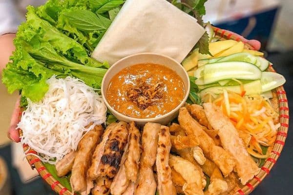 Top địa điểm ăn uống Nha Trang ngon nức tiếng gần xa