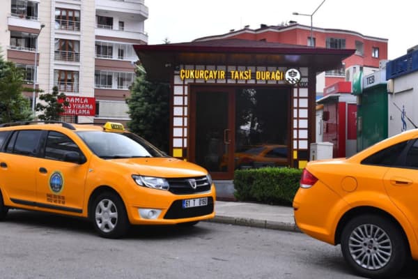 Độc lạ tu viện Sumela treo lơ lửng trên vách núi cao nghìn mét