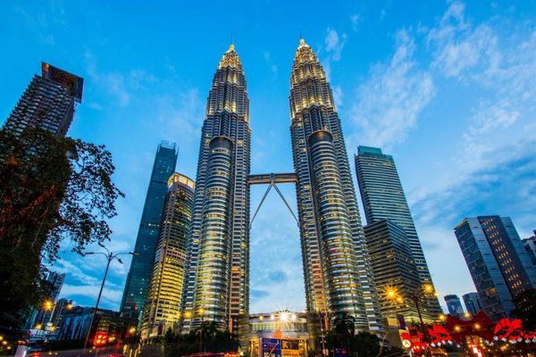 Ưu đ&atilde;i AirAsia: Giảm đến 40% ph&iacute; h&agrave;nh l&yacute; k&yacute; gửi đi Kuala Lumpur