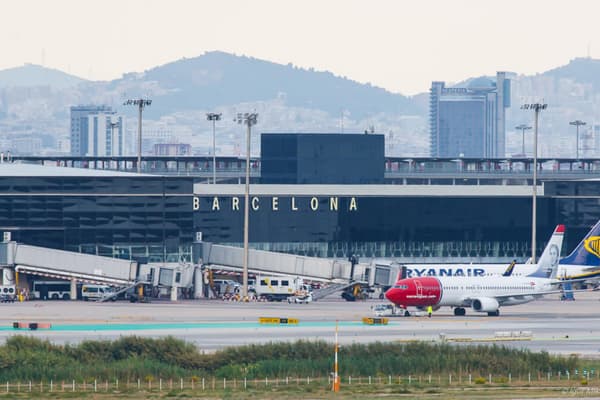 Vé máy bay đi Barcelona 