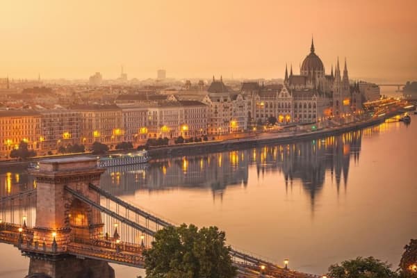 Vé máy bay đi Budapest Hungary giá rẻ