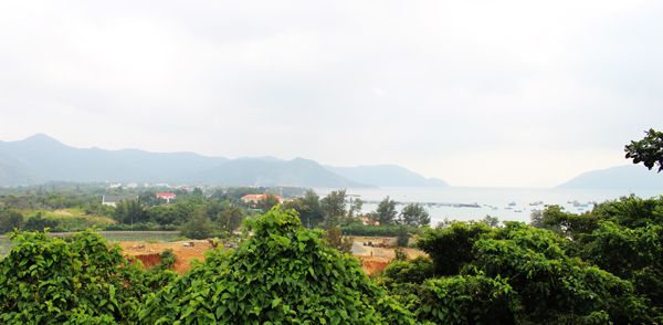 Toàn cảnh Côn Đảo nhìn từ Chùa Núi Một