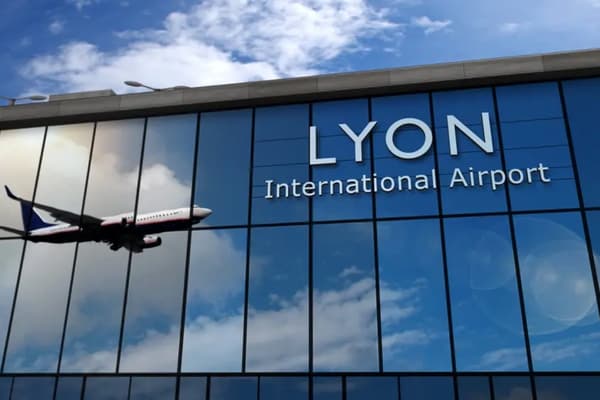 Vé máy bay đi Lyon