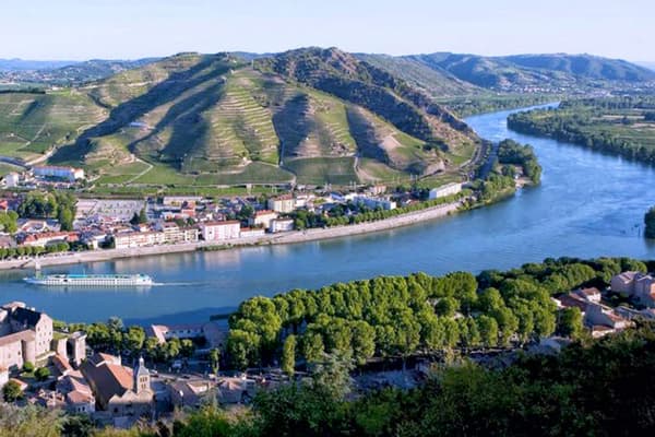 Vé máy bay đi Lyon