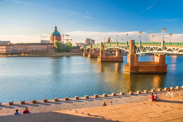 V&eacute; m&aacute;y bay đi Toulouse