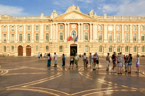 Vé máy bay đi Toulouse TLS