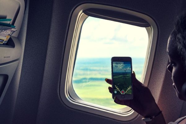 Việc sử dụng điện thoại trên máy bay được quy định như thế nào
